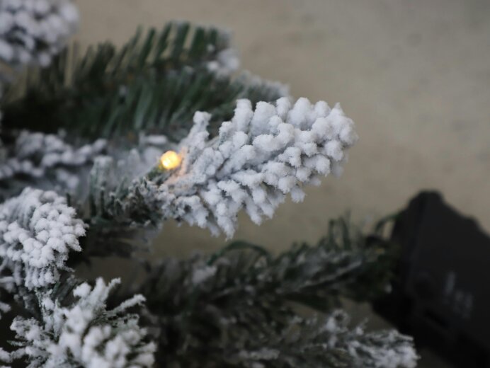 Indoor Living 270cm Premium Mixed branch prelit Snow filled Christmas Garland - with timer