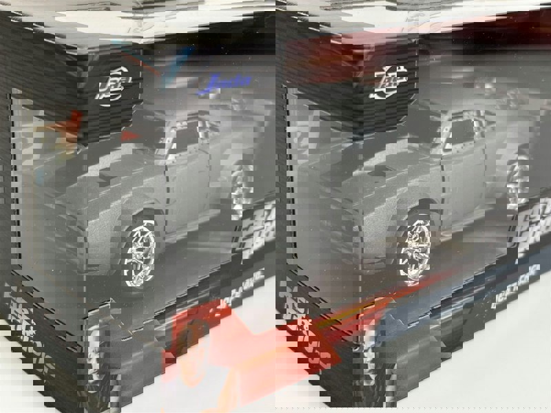 Jada Fast and Furious 8 Doms Ice Charger 1:32 Scale Jada 98299
