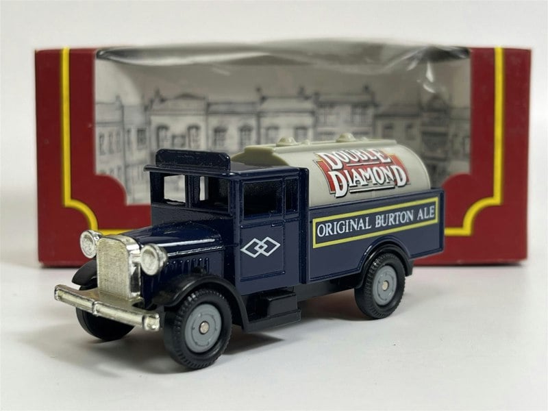 MCSlots The Village Collection Double Diamond Ale Cameo From Corgi VCC07D S6
