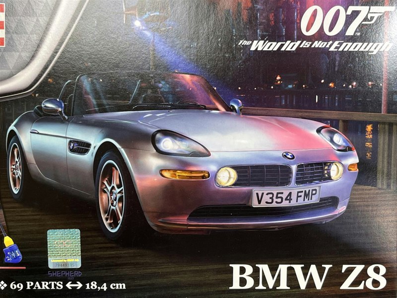 Revell James Bond 007 The World Is Not Enough BMW Z8 1:24 Scale Model Kit Revell 05662