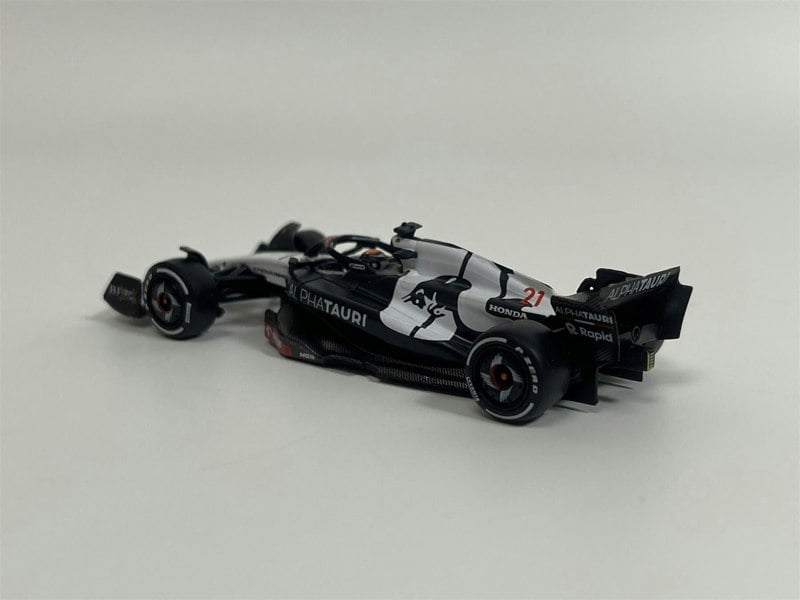 Mini GT Nyck de Vries AlphaTauri AT04 #21 2023 F1 Australian GP 1:64 Mini GT MGT00727L
