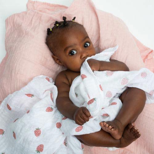 Lulujo - Cotton Swaddle - Strawberry & Pink - 2 Pack
