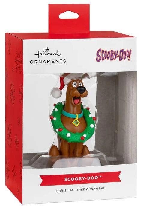 Scooby Doo with Wreath Christmas Tree Ornament