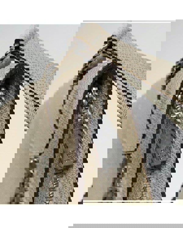 195227249.jpg