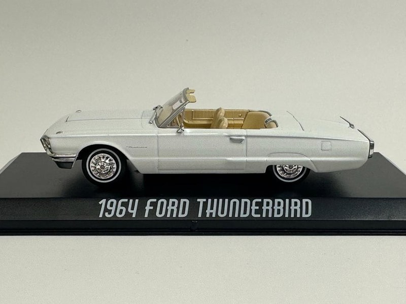 Greenlight 1964 Ford Thunderbird Covertible Wimbledon White 1:43 Scale 86625