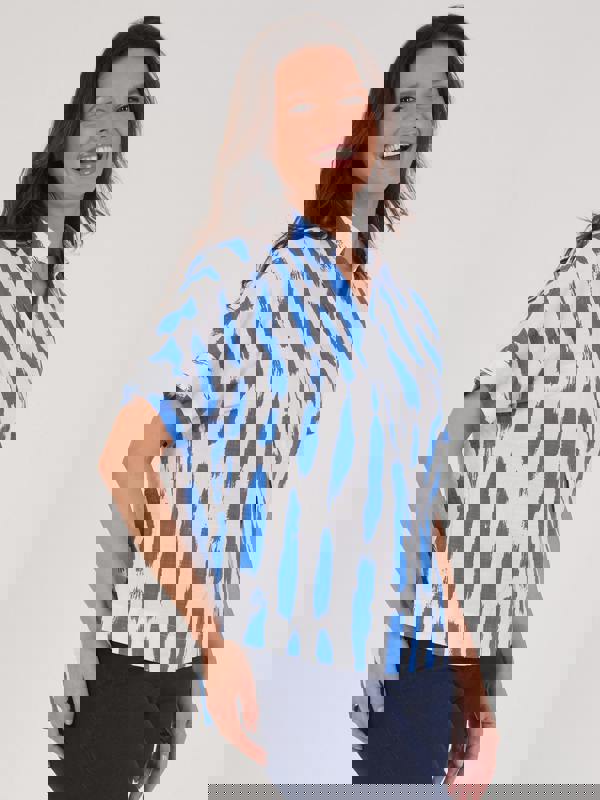 VIZ-A-VIZ Brushstroke Notch Neck Shirt