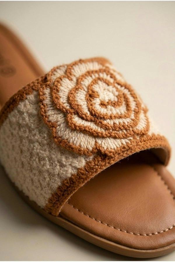 Iris Womens Embroidered Flower Slide Sandals - Camel