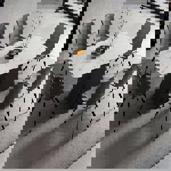 Bontempi Dining Table, Sintered Stone in a lifestyle setting with round table dining room