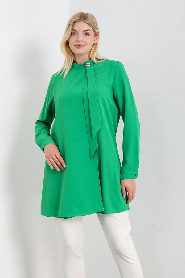 Hoxton Gal Oversized High Neck Tunic Top with Brooch Details in Green