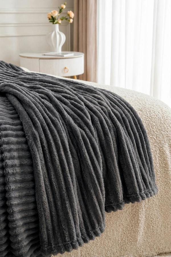 Dyzi Large Supersoft Ribbed Jacquard Fleece Throw Blanket 200 x 240cm