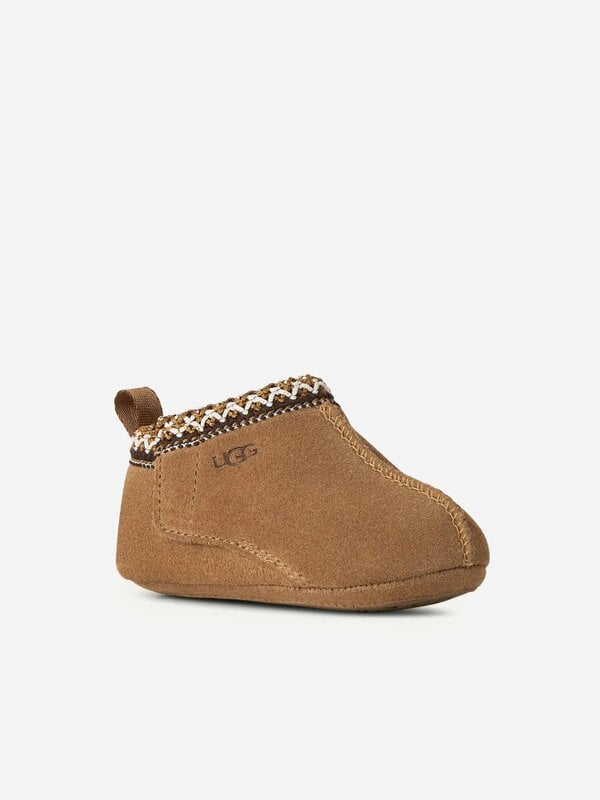 UGG Baby Tasman and Lovey Gift Set in Chestnut