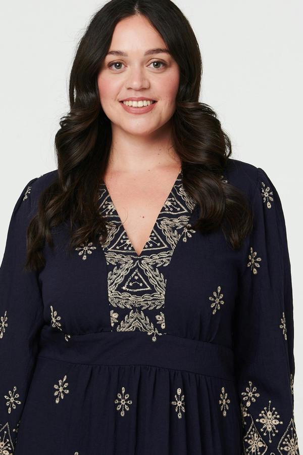 Black | Curve Border Print V-Neck Maxi Dress
