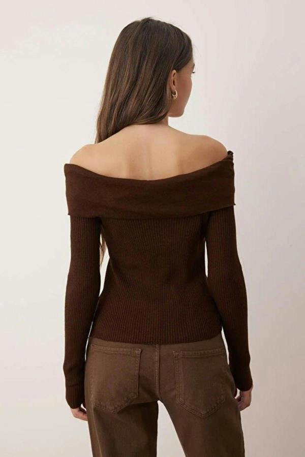WOVCOR Carmen Collar Thin Knit Sweater with Accessory Detail