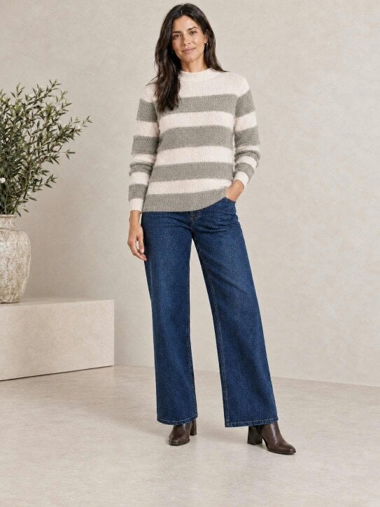 VIZ-A-VIZ Stripe And Feather Yarn Funnel Neck