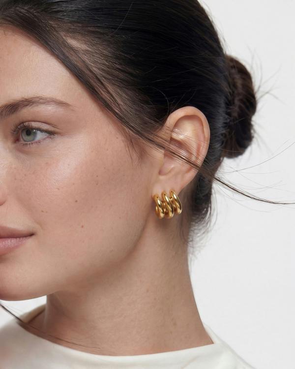 Elk & Bloom Chunky Triple Hoop Wave 14K Gold Studs