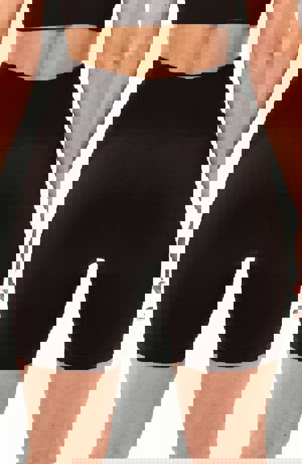 V3 Apparel Women's seamless Limitless high waisted cycle shorts in walnut brown – Squat proof 5 inch inseam leg bum enhancing shorts for Gym workouts training, Running, yoga, bodybuilding and bikini fitness.