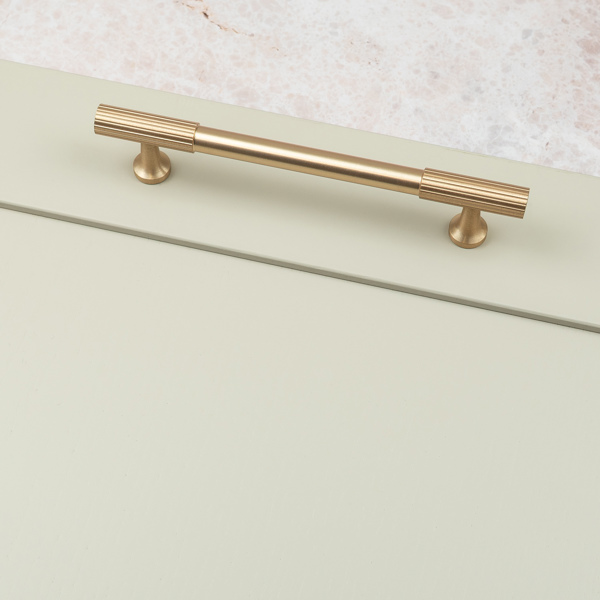 Handle & Home Brushed Brass Reeded Knob/Handles