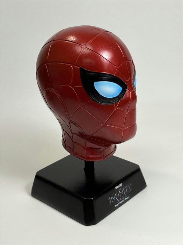 Eaglemoss Iron Spider Mask The Infinity Saga Avengers 18cm Polyresin Prop on Stand