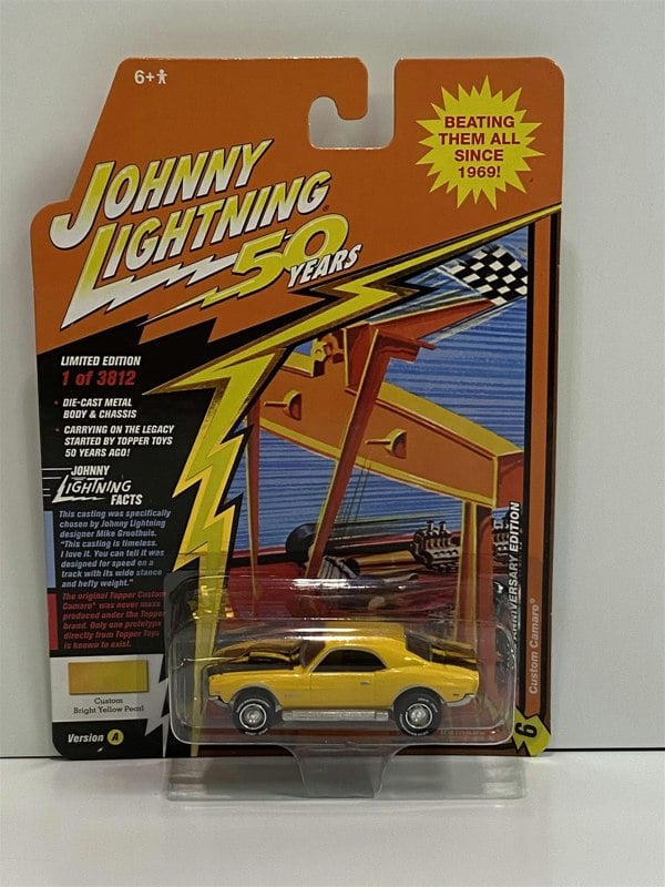custom camaro bright yellow pearl 1:64 johnny lightning jlcg020a