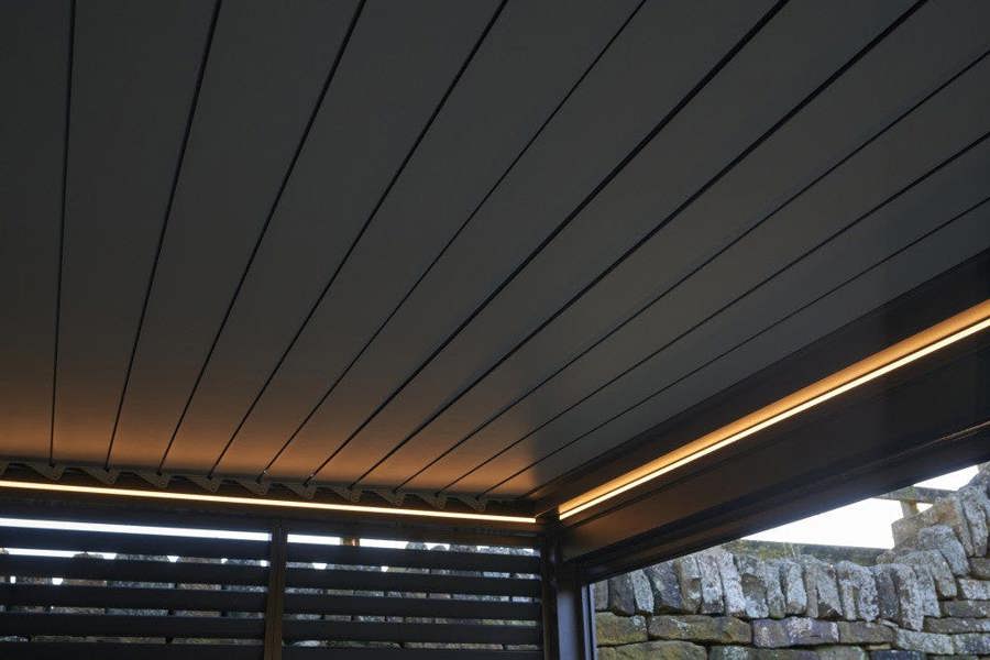 Ocean Designs Aviero 3m x 4m Retractable Free Standing Pergola