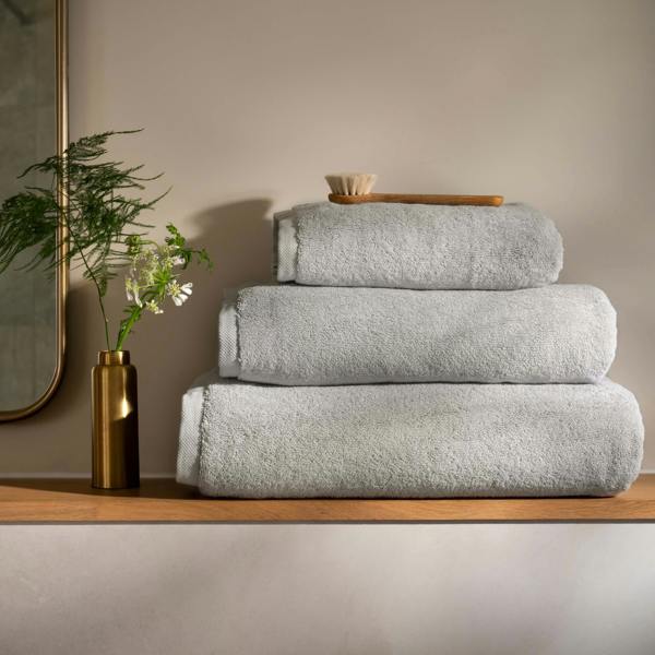 Light Grey Supima Cotton Bath Towel close-up detail 1 | Soak and Sleep