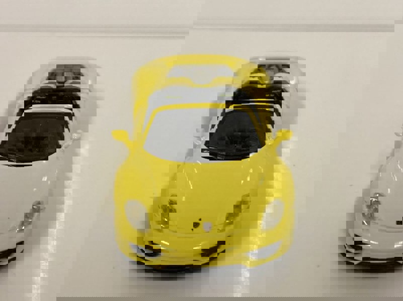 minichamps 870062131 porsche 918 spyder 2013 yellow 1:87 scale