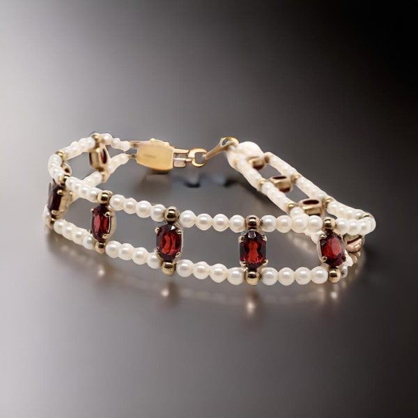 A 1970s Cultured Pearl and Garnet Bracelet