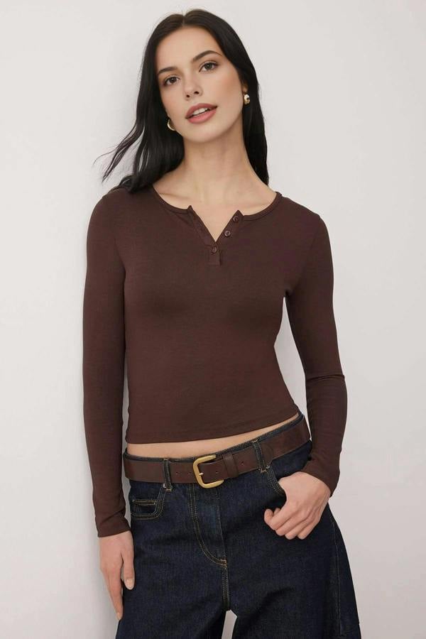 WOVCOR Crew Neck Buttoned Knitted Blouse