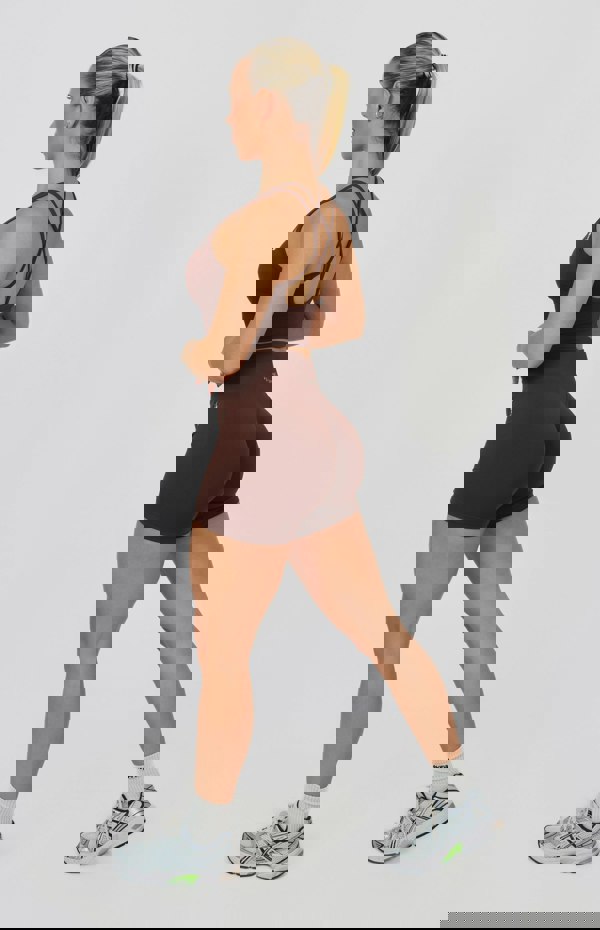 V3 Apparel Form Seamless Scrunch Shorts - Chestnut Brown