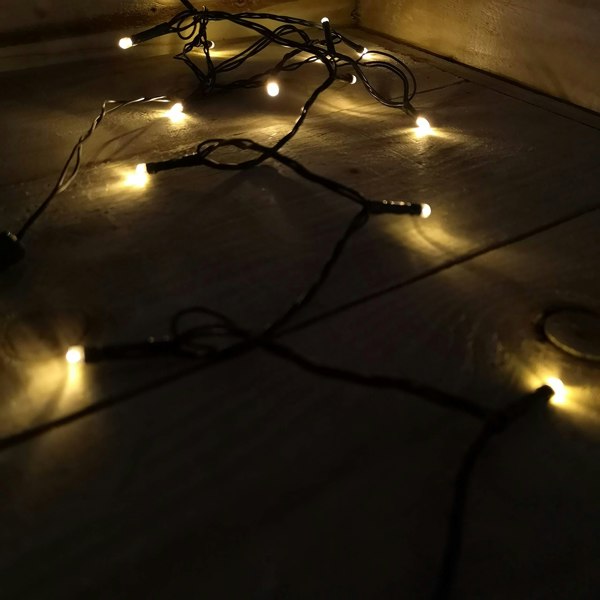 Samuel Alexander 200 LED 20m Premier Christmas Indoor Outdoor Multi Function Battery Operated String Lights with Timer in Warm White
