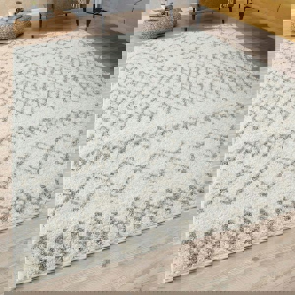 Moroccan Grey Ivory colours rug non-shedding, pet-friendly, and easy to clean