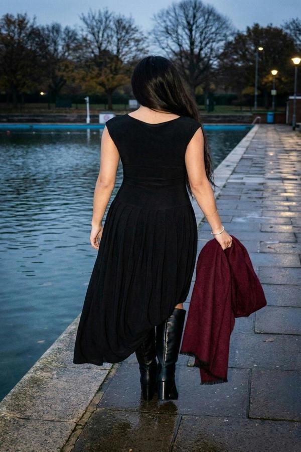 Tylah Short Sleeve Pleated Relaxed Maxi Dress - Black