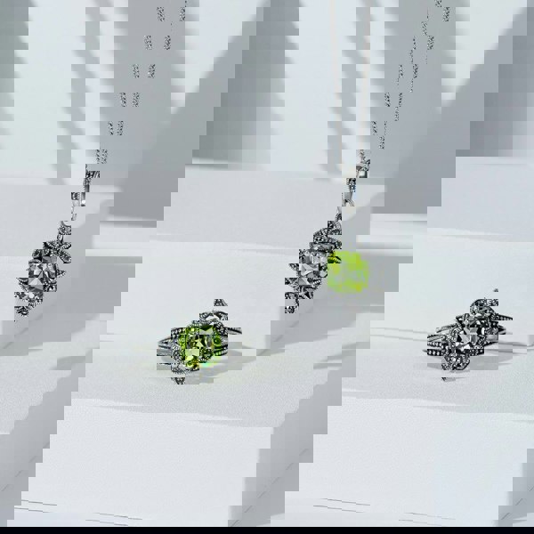 Gemondo Art Deco Style Cushion Peridot & Marcasite Ring in Sterling Silver