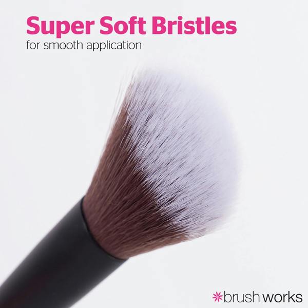 Brushworks No. 26 Angled Contour Brush