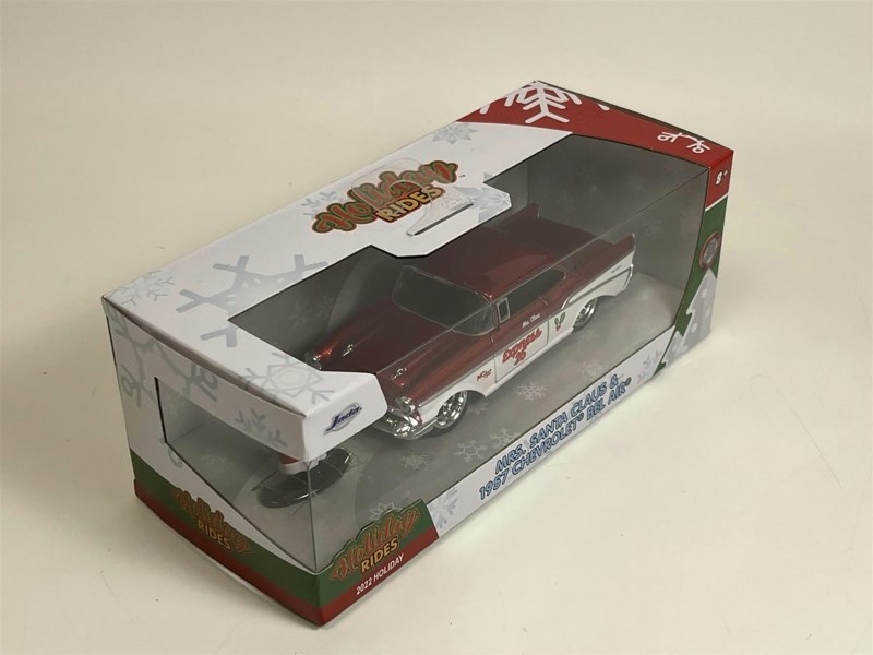 Jada Mrs Santa Claus and Chevrolet Bel Air 1:32 Scale Jada 253253008