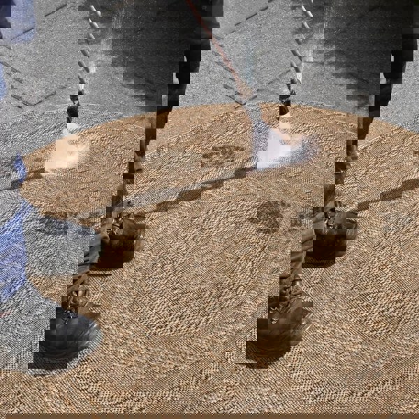 The Rugs Indoor Outdoor Almendro Round Rug | Chevron Design