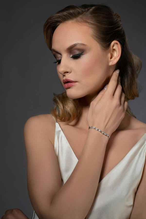 Adjustable Pear Shaped Cubic Zirconia Stone Bracelet for Women - namana.london