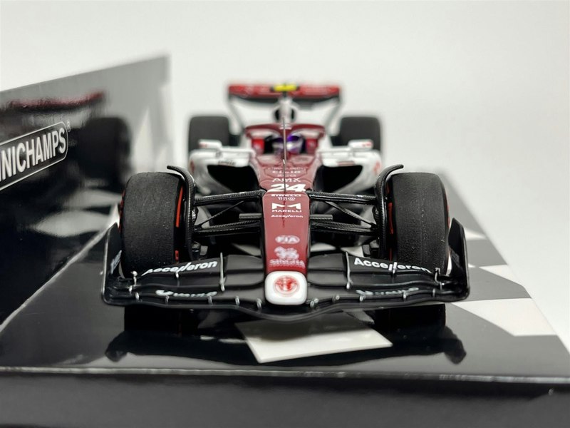 Minichamps Zhou Guanyu Alfa Romeo C42 Bahrain GP 2022 1:43 Scale Minichamps 417220124