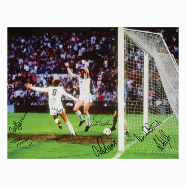 Unbranded Aston Villa signed 1982 European Cup Final photo signed by 7 — Premium framing