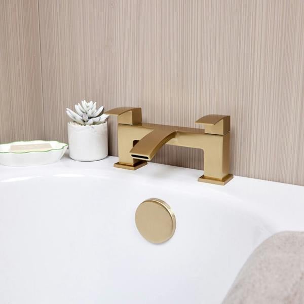Flode Boras | Bath Filler | Brushed Brass