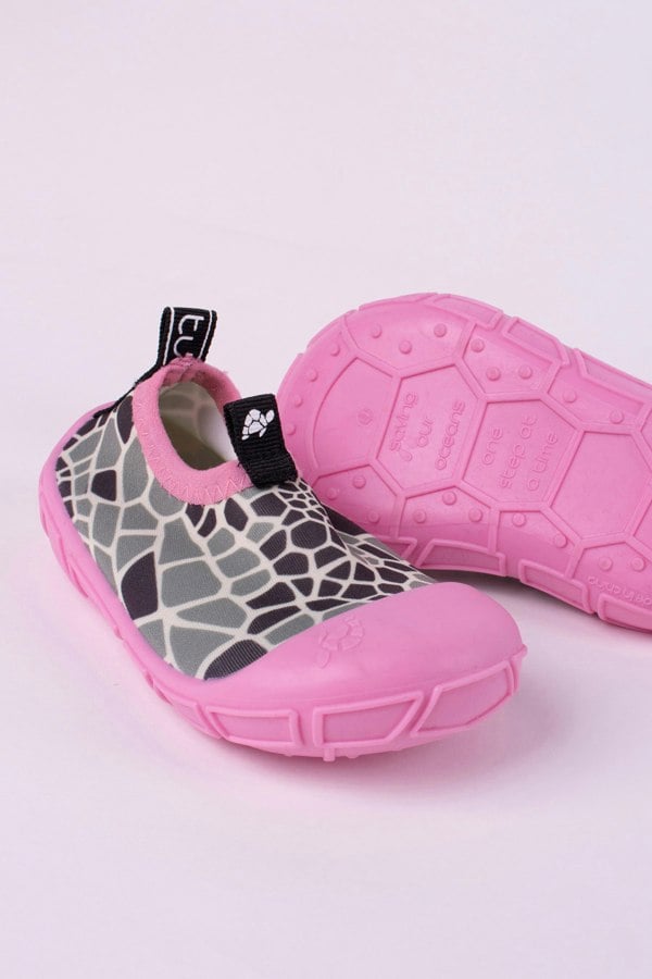 Turtl Kids' Recycled Water Shoes in Pink & Shell Print
