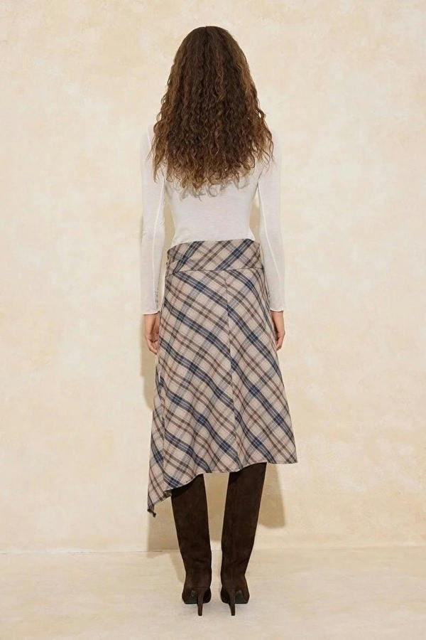 WOVCOR Asymmetrical Cut Skirt with Button Detail