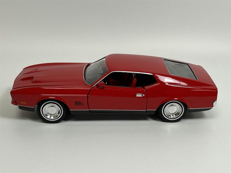 Motor Max James Bond 007 Diamonds Are Forever 1971 Ford Mustang Mach I Red 1:24 Scale Motor Max 79851