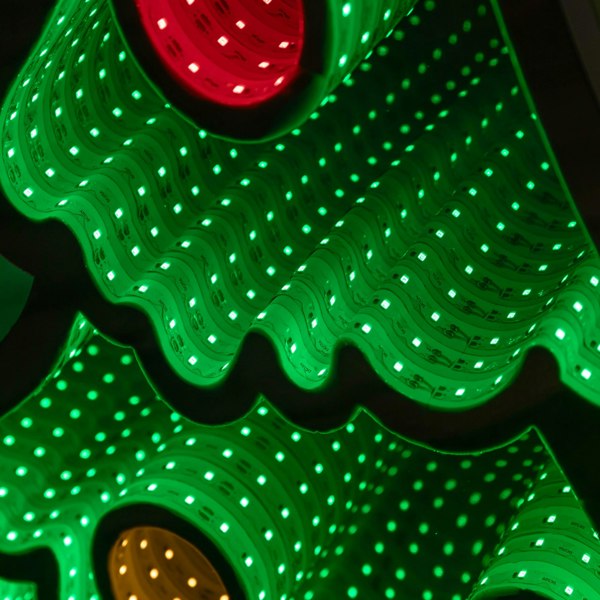 Samuel Alexander 4ft (1.2m) Tall Light up Christmas Tree Infinity Decoration with Multi-Coloured LEDs
