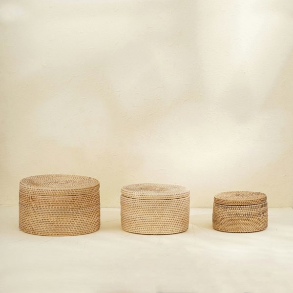 Round Rattan Storage Basket | Wicker baskets S, M and L in 4 colours - Coastal Villa Homeware