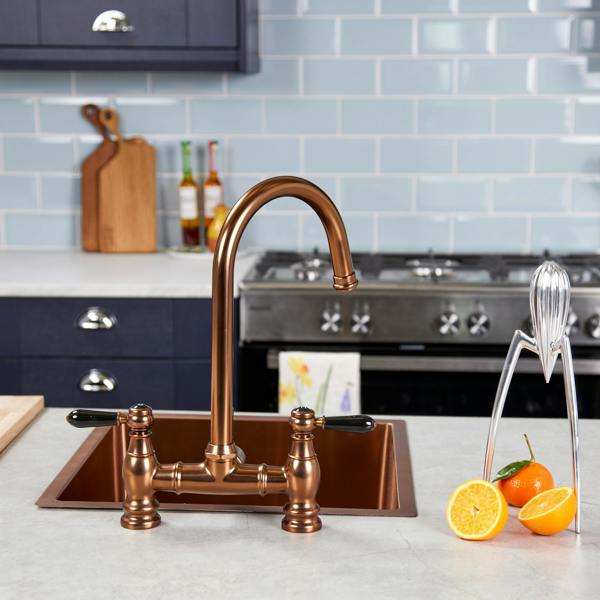 Flode klas | Traditional Bridge Style 3 in 1 Instant Boiling Tap | Black Ceramic Levers | Brushed Copper Finish