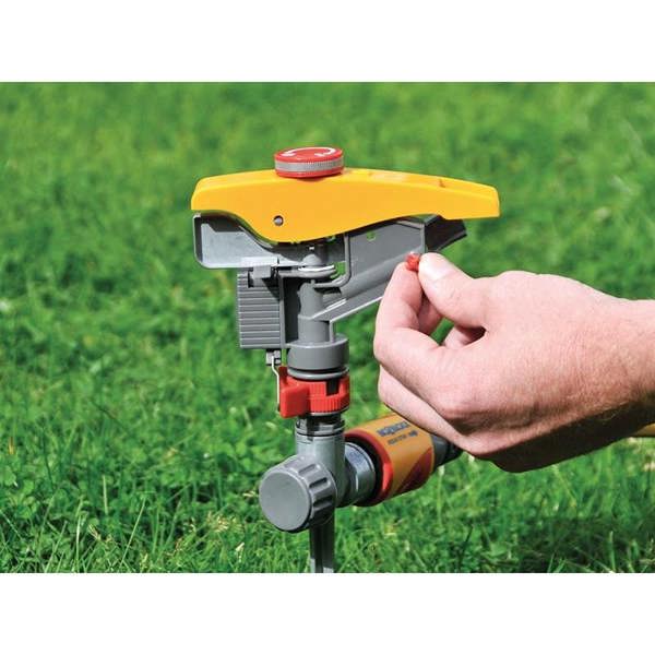 Hozelock 2550 Pulsating Sprinkler 450m - Multi Colour - 