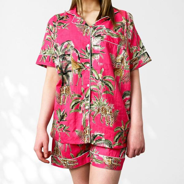 Hayley & Co Giraffe Print 100% Cotton Short Pyjama Set in Pink