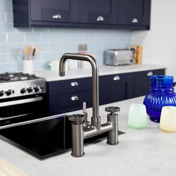 Flode kraft | Industrial Bridge Style 3 in 1 Instant Boiling Tap | Gun Metal Finish