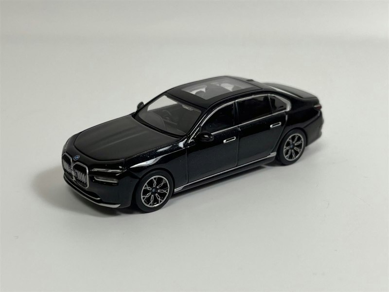 Mini GT BMW i7 xDrive60 Black Sapphire RHD 1:64 Scale MGT00802R